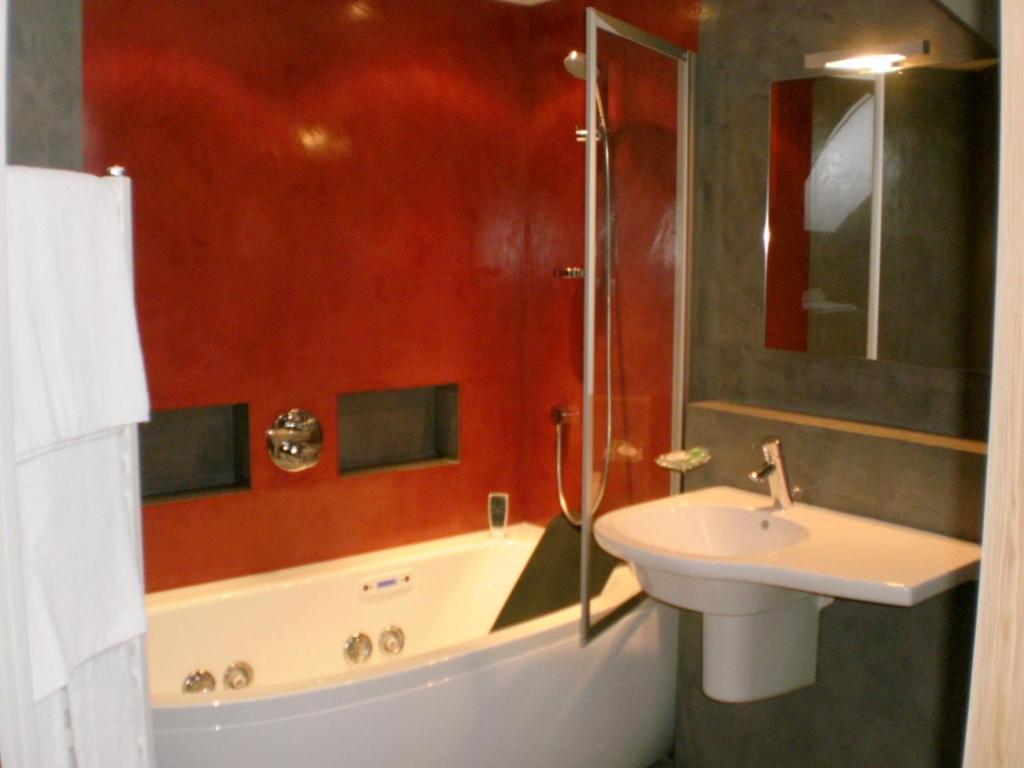 Cit'Hotel Saint-Pierre Viré 외부 사진