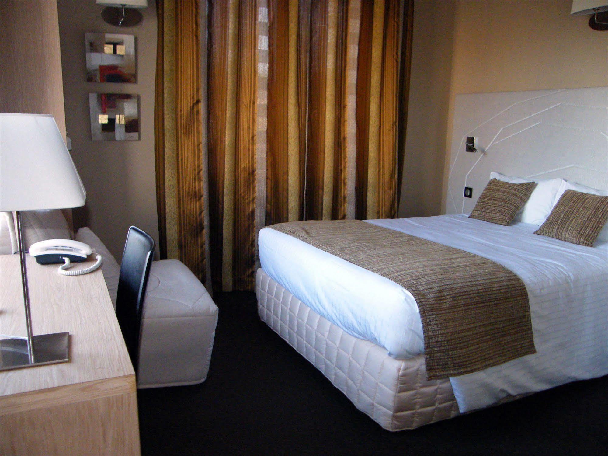 Cit'Hotel Saint-Pierre Viré 외부 사진