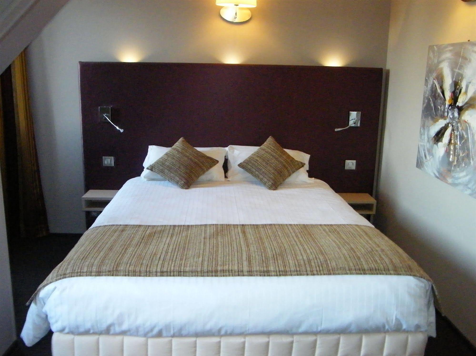 Cit'Hotel Saint-Pierre Viré 외부 사진